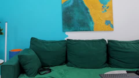 Maya online show from 01/24/25, 08:22