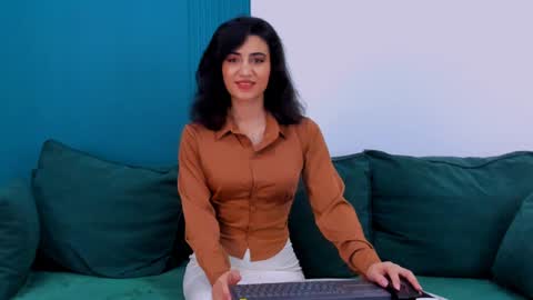 Maya online show from 02/02/25, 05:15