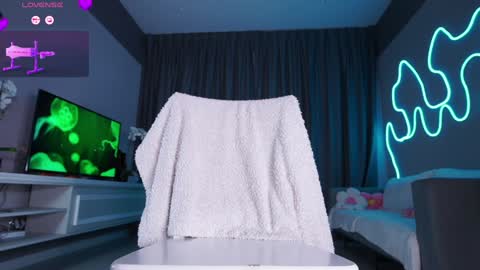 Maya online show from 01/24/25, 12:42