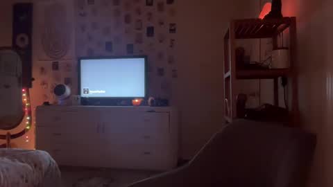 Snapshot of mayabellof chatting on 12/02/24, 06:20 Maya Belle online show from 12/02/24, 06:20