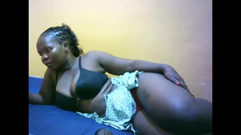 Snapshot of mayah_sexy chatting on 03/15/26, 06:14 mayah_sexy online show from 03/15/26, 06:14
