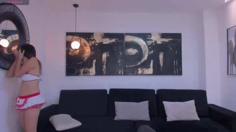 M A Y A    H O F F M A N online show from 02/05/26, 11:15