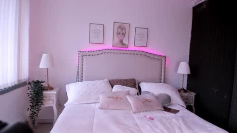 Snapshot of mayajhons chatting on 02/15/26, 02:03 Mayajhons online show from 02/15/26, 02:03