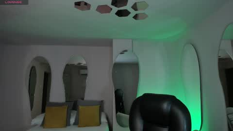 Maya online show from 04/16/26, 04:13