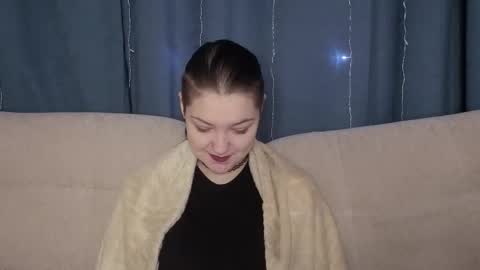 Snapshot of maybellspitz chatting on 01/12/26, 08:14 Lalli online show from 01/12/26, 08:14