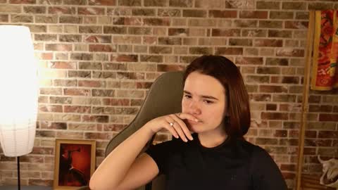 maybloom_ online show from 12/18/25, 05:13