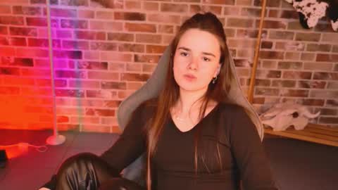 maybloom_ online show from 03/23/26, 12:09