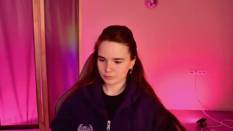 maybloom_ online show from 04/21/26, 10:10