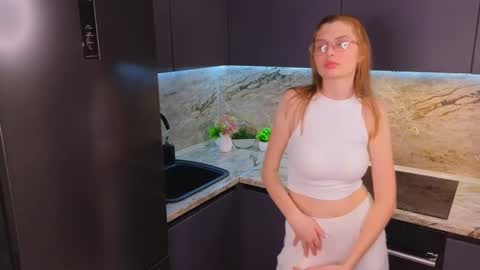 Mia online show from 02/12/25, 07:13