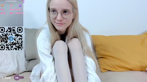 Snapshot of maydaguy chatting on 12/20/24, 06:29 Megan online show from 12/20/24, 06:29