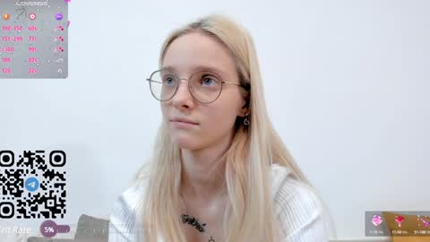 Snapshot of maydaguy chatting on 12/26/24, 06:41 Megan online show from 12/26/24, 06:41