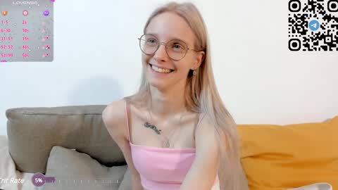 Snapshot of maydaguy chatting on 01/12/25, 09:40 Megan online show from 01/12/25, 09:40