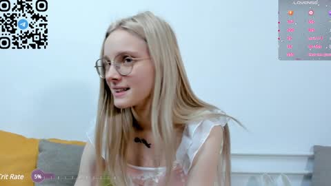 Snapshot of maydaguy chatting on 01/26/25, 09:29 Megan online show from 01/26/25, 09:29