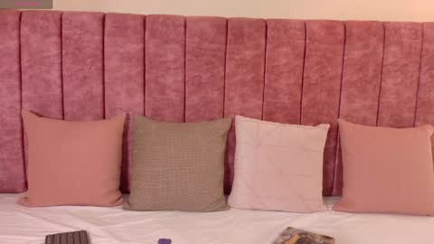 Rousse online show from 04/20/26, 11:46