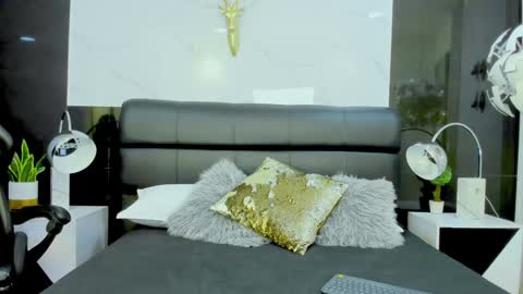 Maylin online show from 12/31/24, 03:45