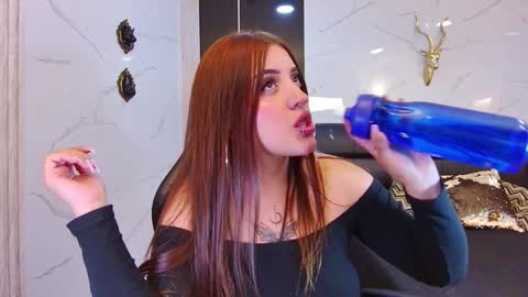 Maylin online show from 02/07/25, 07:40