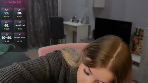Snapshot of maymallorie chatting on 11/07/25, 10:54 may online show from 11/07/25, 10:54