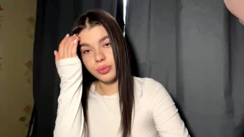 Snapshot of maziebathrick chatting on 01/06/26, 02:15 Adel online show from 01/06/26, 02:15