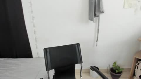 mazikeen_18 online show from 01/07/25, 12:09