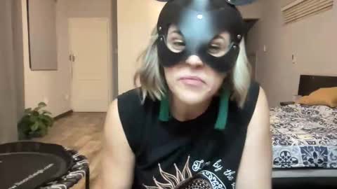 Snapshot of mc_bunny chatting on 02/04/26, 07:09 Kyla Wifey and Shaun online show from 02/04/26, 07:09