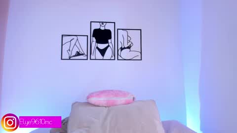 Snapshot of mcdonald_ellie chatting on 05/15/26, 08:38 Ellie online show from 05/15/26, 08:38