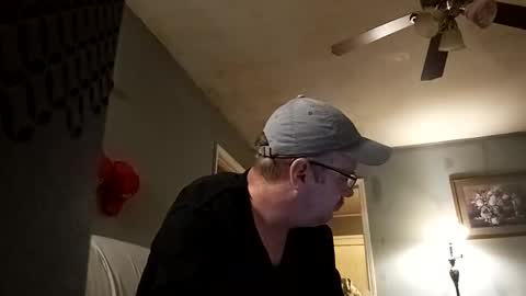 Snapshot of mcfly1973 chatting on 12/31/24, 01:08 mcfly1973 online show from 12/31/24, 01:08