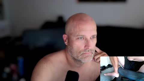 Snapshot of mcinside chatting on 09/28/25, 01:38 mcinside online show from 09/28/25, 01:38