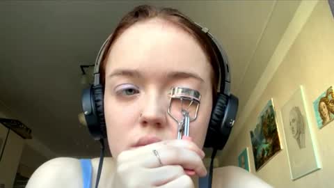 Hello Lisa here   Help me to make 50 thumbs up 333 online show from 10/08/25, 08:12