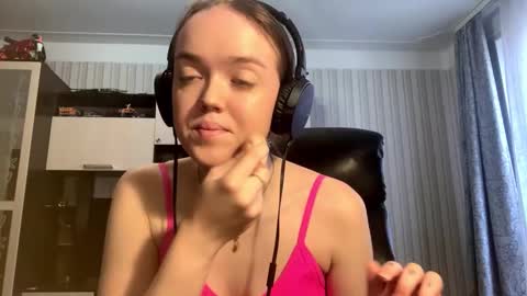 Hello Lisa here   Help me to make 50 thumbs up 333 online show from 10/17/25, 08:39