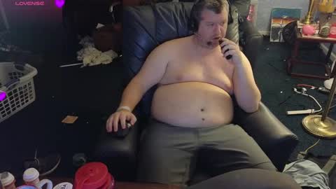 Snapshot of mckhero chatting on 12/27/24, 06:03 Sean online show from 12/27/24, 06:03