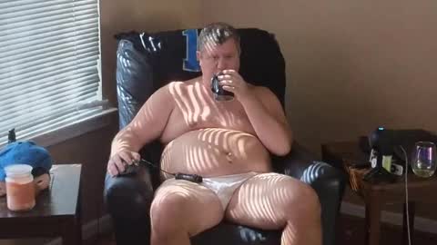 Snapshot of mckhero chatting on 09/28/25, 04:45 Sean online show from 09/28/25, 04:45