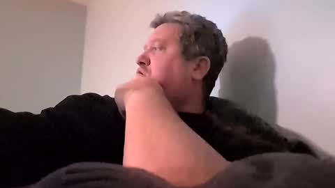 Snapshot of mckhero chatting on 12/21/25, 02:30 Sean online show from 12/21/25, 02:30