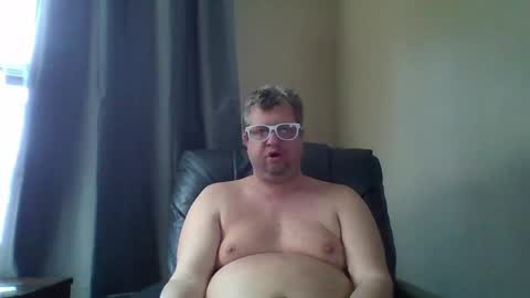 Snapshot of mckhero chatting on 04/03/26, 04:16 Sean online show from 04/03/26, 04:16