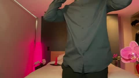 Snapshot of mcklister69 chatting on 02/14/26, 04:37 mcklister online show from 02/14/26, 04:37