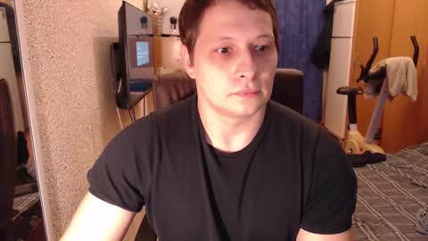 mclovi19 online show from 12/22/24, 11:00