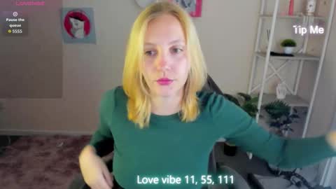 Snapshot of me1issa_bell chatting on 02/17/26, 12:51 Melissa online show from 02/17/26, 12:51