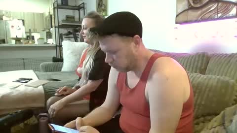 Snapshot of me2283 chatting on 02/15/25, 04:03 me2283 online show from 02/15/25, 04:03