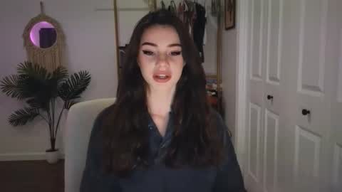 Snapshot of meadow_lea chatting on 10/24/25, 11:23 meadow_lea online show from 10/24/25, 11:23