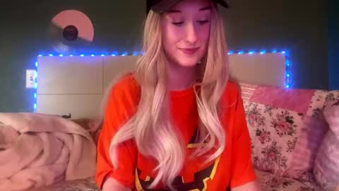 Snapshot of meadowmoon3 chatting on 03/26/26, 12:06 meadowmoon3 online show from 03/26/26, 12:06