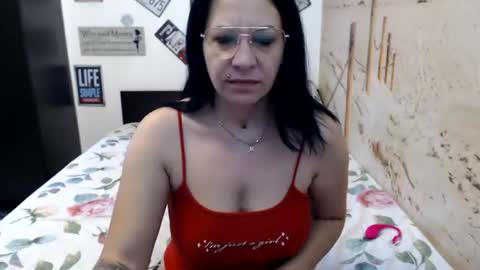 Snapshot of meaowmela chatting on 06/22/26, 06:21 MeaowMela online show from 06/22/26, 06:21