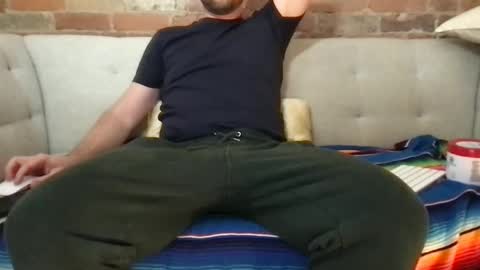 Snapshot of mecc2c chatting on 12/25/24, 02:35 mecc2c online show from 12/25/24, 02:35