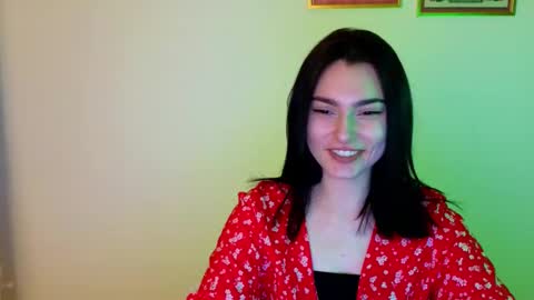 Snapshot of medina_andress chatting on 02/28/25, 04:20 Dina online show from 02/28/25, 04:20