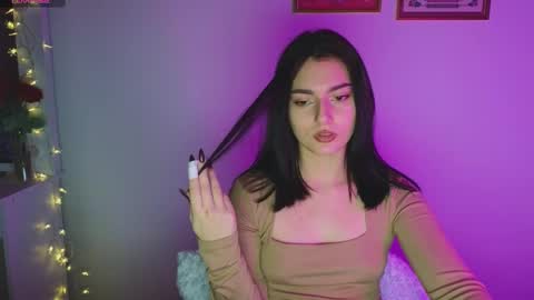 Snapshot of medina_andress chatting on 03/04/25, 04:20 Dina online show from 03/04/25, 04:20