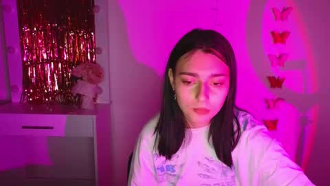 Snapshot of medina_andress chatting on 03/09/25, 07:26 Dina online show from 03/09/25, 07:26