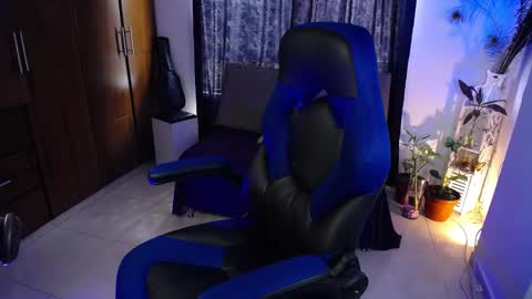 Snapshot of medusa_025 chatting on 02/16/25, 07:16 Coral online show from 02/16/25, 07:16