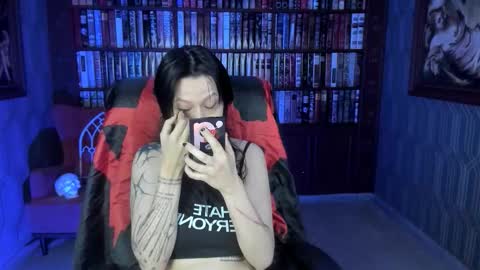 Snapshot of medusagorgona_ chatting on 11/21/25, 08:57 Medusa online show from 11/21/25, 08:57