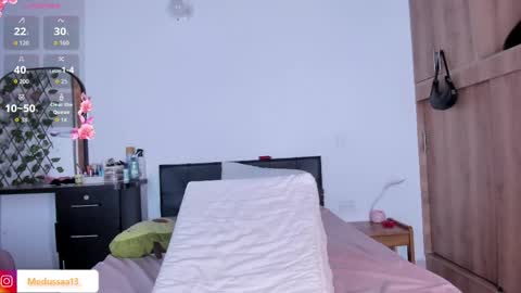 medussa13 online show from 04/15/26, 12:23