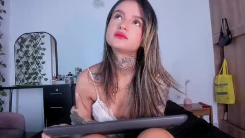 medussa13 online show from 04/23/26, 12:15