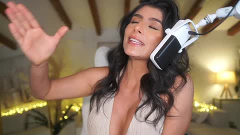 Andrea  online show from 01/24/25, 09:37