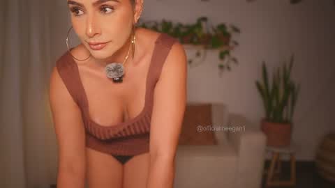 Snapshot of meegan1 chatting on 07/09/26, 04:00 Andrea online show from 07/09/26, 04:00